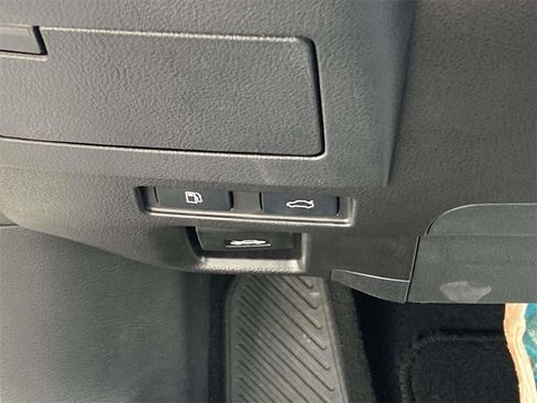 Used 2025 Lexus ES 300h w/ Premium Package image 19