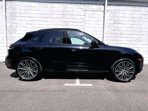 Certified 2025 Porsche Macan AWD/4WD image 6