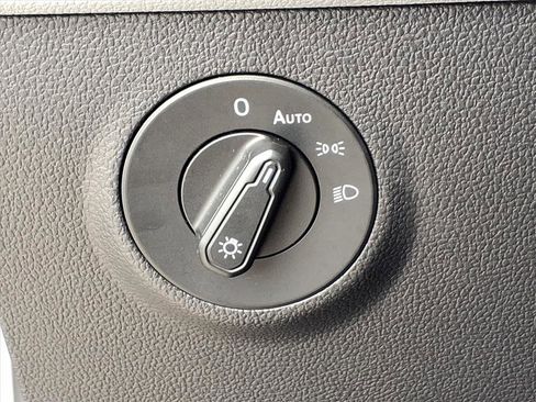 Used 2022 Volkswagen Taos S image 27