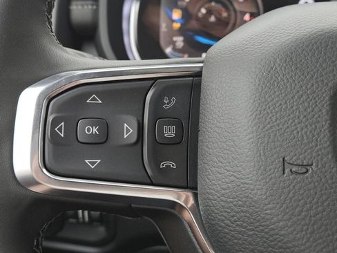 New 2026 RAM 2500 Laramie AWD/4WD image 17