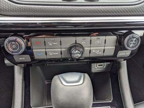 New 2026 Jeep Compass Latitude image 29