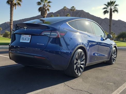 Used 2022 Tesla Model Y Performance AWD/4WD image 7