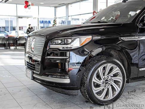 Used 2024 Lincoln Navigator L Reserve image 5