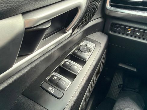Used 2022 Kia Telluride LX FWD image 19