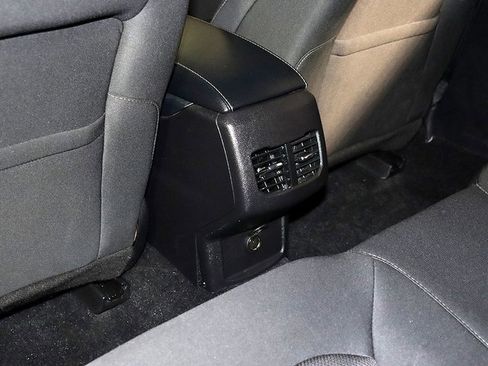 Used 2019 Ford Fusion SE image 28