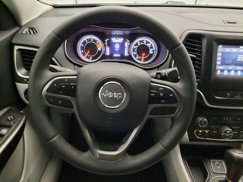Used 2020 Jeep Cherokee Latitude Plus w/ Comfort/Convenience Group FWD image 22