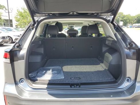 Certified 2025 Volkswagen Tiguan SE w/ Panoramic Sunroof Package AWD/4WD image 8