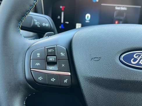 New 2025 Ford Maverick Lobo image 19