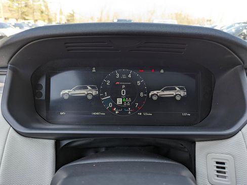 Used 2022 Land Rover Discovery S R-Dynamic AWD/4WD image 4