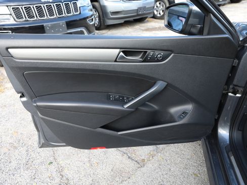 Used 2014 Volkswagen Passat 1.8T SE image 14