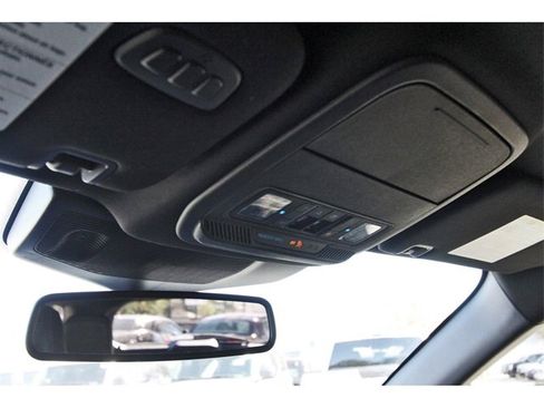 Used 2020 Ford Explorer Limited image 19