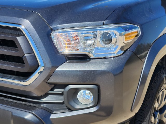 Used 2022 Toyota Tacoma SR5 RWD image 10