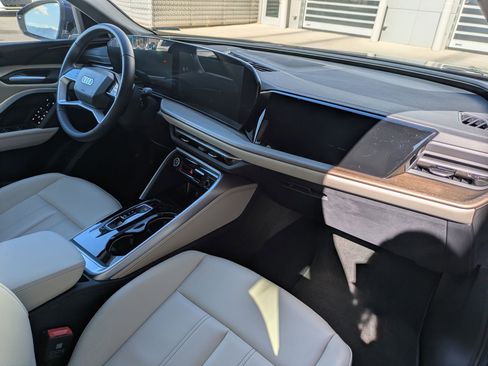 Certified 2025 Audi Q5 Premium w/ Convenience Package AWD/4WD image 28