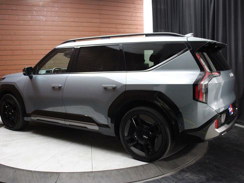 Used 2024 Kia EV9 GT-Line image 10