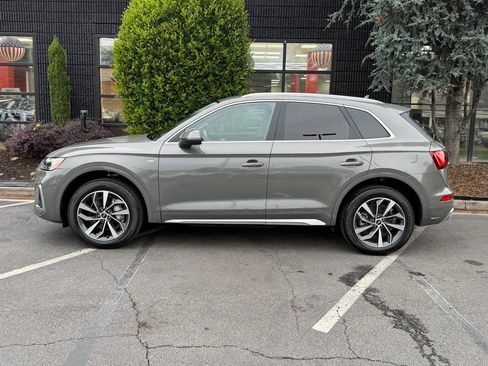Used 2023 Audi Q5 2.0T Premium w/ Convenience Package AWD/4WD image 9