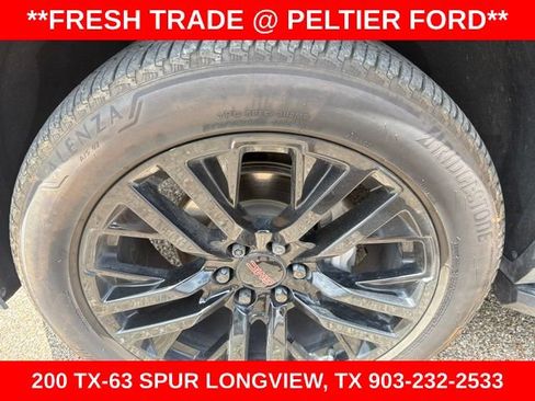 Used 2023 GMC Yukon XL SLT AWD/4WD image 9