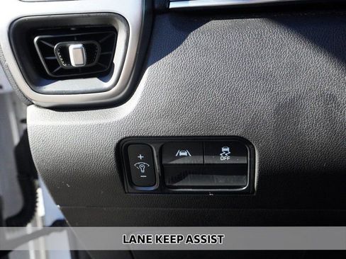 Used 2022 Kia Sorento S w/ Panoramic Sunroof Package image 6