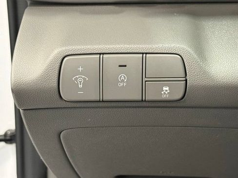 Used 2024 Hyundai Elantra SE FWD image 15
