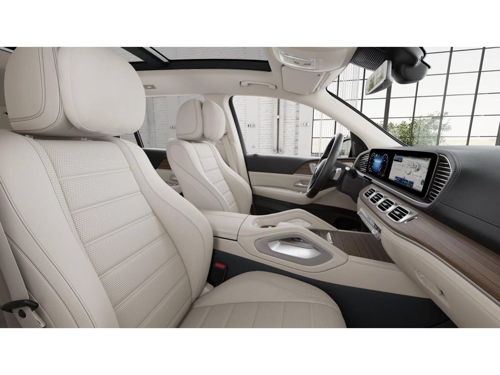 Used 2026 Mercedes-Benz GLS 450 4MATIC image 4