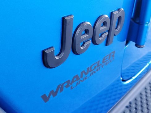 Used 2022 Jeep Wrangler Unlimited Sport AWD/4WD image 5