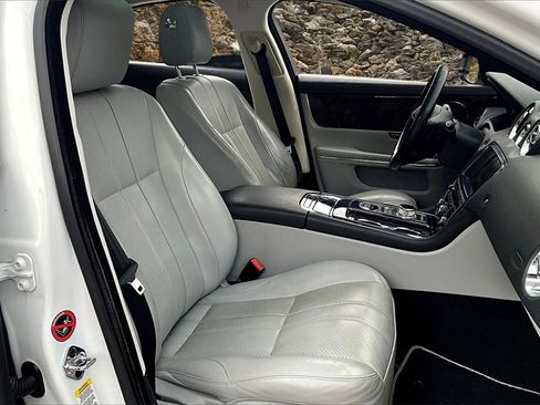 Used 2012 Jaguar XJ image 7