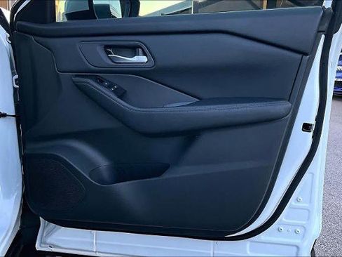 Certified 2025 Nissan Rogue SV image 21