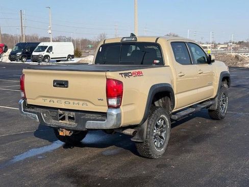 Used 2017 Toyota Tacoma TRD Off-Road w/ Tow Package image 3