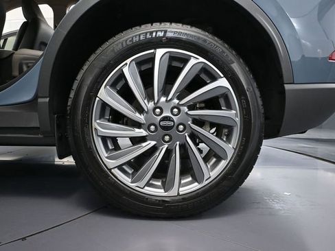 Used 2023 Lincoln Corsair Reserve image 13