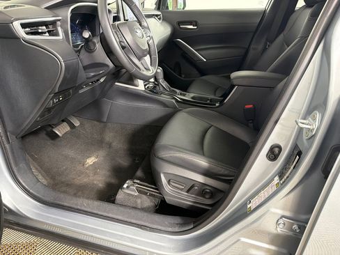 Used 2024 Toyota Corolla Cross XLE AWD/4WD image 9