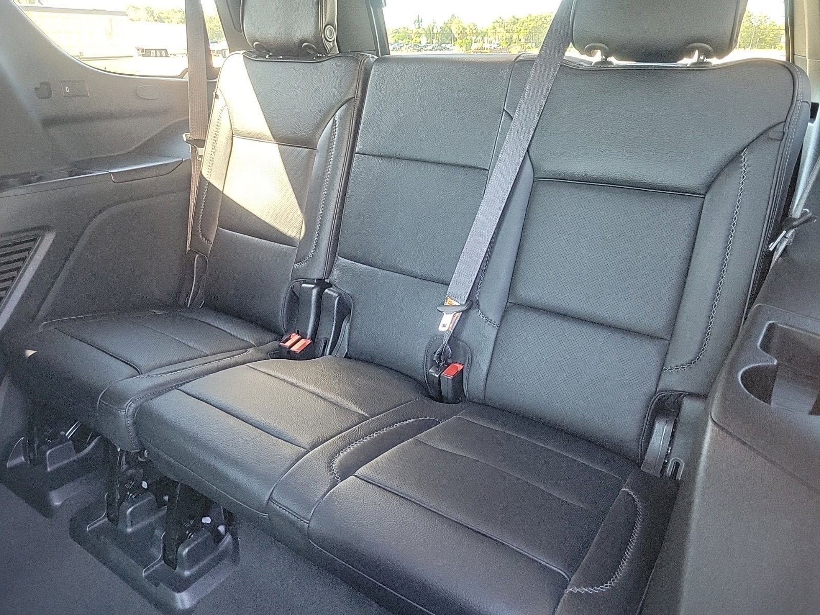 Certified 2024 GMC Yukon Denali w/ Advanced Technology Package RWD image 18