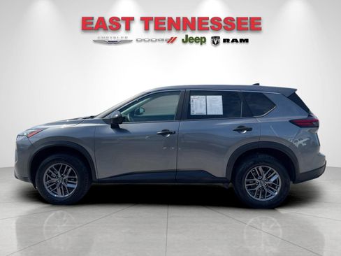 Used 2024 Nissan Rogue S AWD/4WD image 6