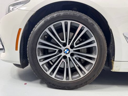 Used 2018 BMW 540i xDrive AWD/4WD image 9