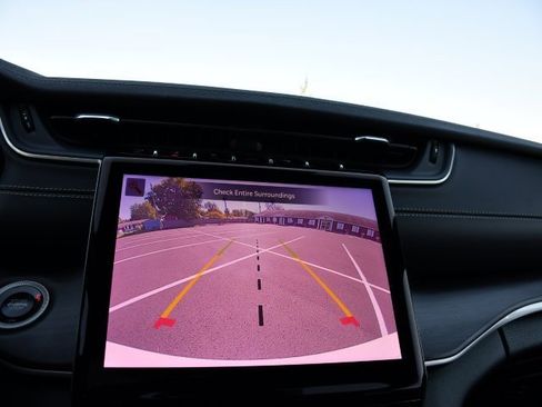 Used 2025 Jeep Grand Cherokee Limited w/ Black Appearance Package image 14