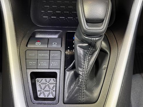 Used 2023 Toyota RAV4 XLE AWD/4WD image 34