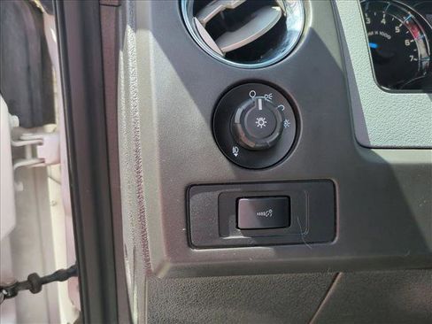 Used 2013 Ford F150 XLT w/ Luxury Equipment Group image 13