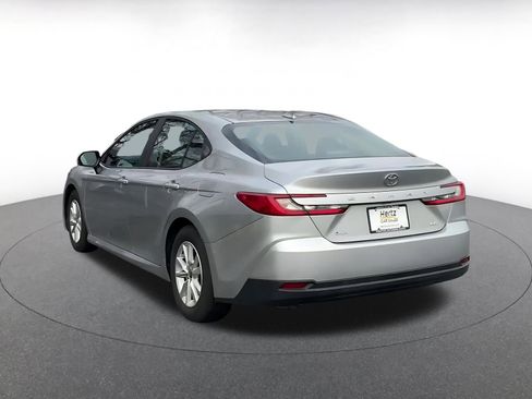Used 2025 Toyota Camry LE image 11