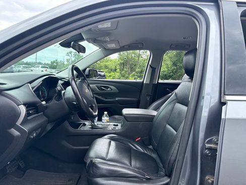 Used 2020 Chevrolet Traverse LT w/ Driver Confidence II Package AWD/4WD image 5