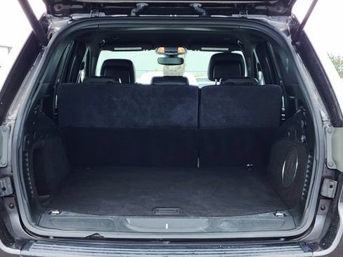 Used 2019 Jeep Grand Cherokee Laredo w/ Laredo X Package RWD image 14