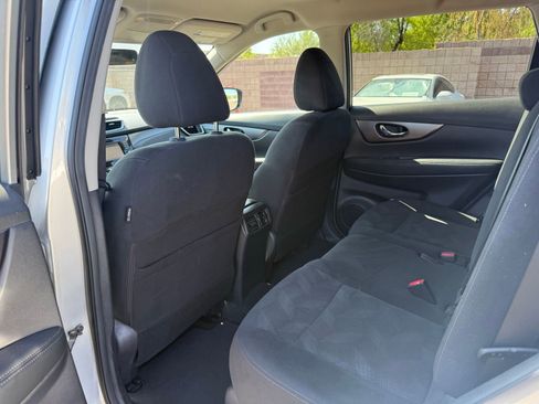 Used 2015 Nissan Rogue SV w/ SV Premium Package AWD/4WD image 11