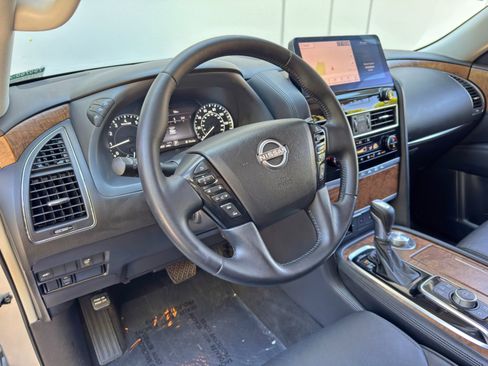 Used 2021 Nissan Armada SL w/ Captain's Chairs Package AWD/4WD image 14
