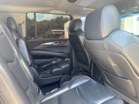 Used 2019 Cadillac Escalade ESV Luxury AWD/4WD image 52