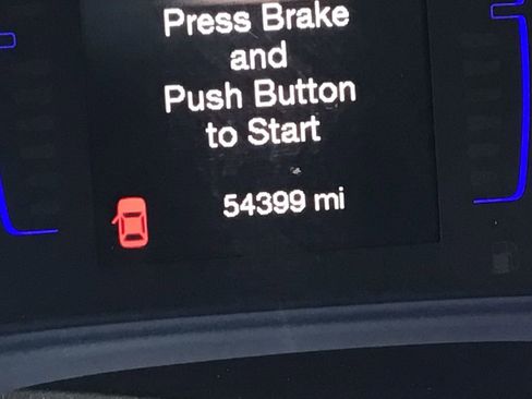 Used 2016 Chrysler 200 Limited image 27