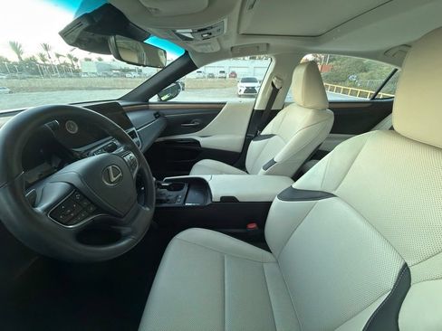 Used 2023 Lexus ES 300h w/ Premium Package FWD image 11