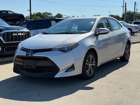Used 2018 Toyota Corolla LE w/ LE Premium Package FWD image 2