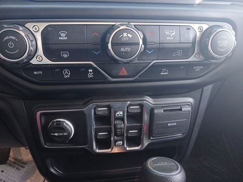 Used 2022 Jeep Gladiator Sport image 28