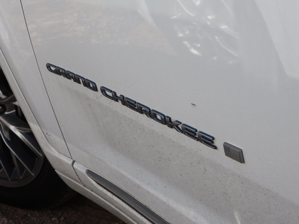 Used 2023 Jeep Grand Cherokee Summit w/ Advanced Protech Group IV AWD/4WD image 20