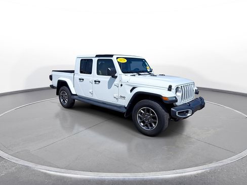 Used 2020 Jeep Gladiator Overland AWD/4WD image 2
