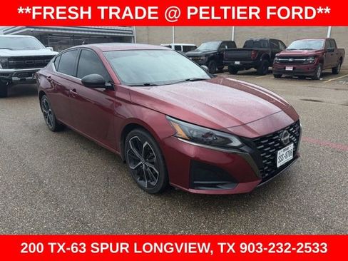 Used 2023 Nissan Altima 2.5 SR w/ SR Premium Package AWD/4WD image 1