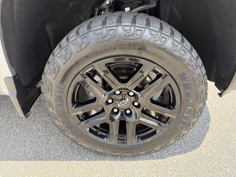 Used 2024 Chevrolet Silverado 1500 Custom Trail Boss AWD/4WD image 23
