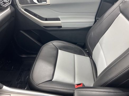 Used 2023 Ford Explorer XLT w/ Equipment Group 202A image 20